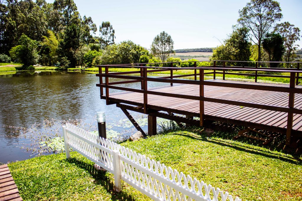 Parque Histórico abre café com vista para lago em temporada de verão