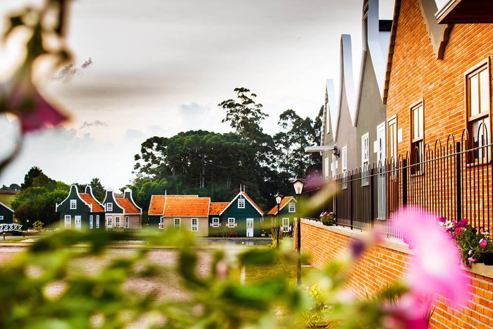 OPORTUNIDADE DE CONTRATAÇÃO E ESTÁGIO NO PARQUE HISTÓRICO DE CARAMBEÍ