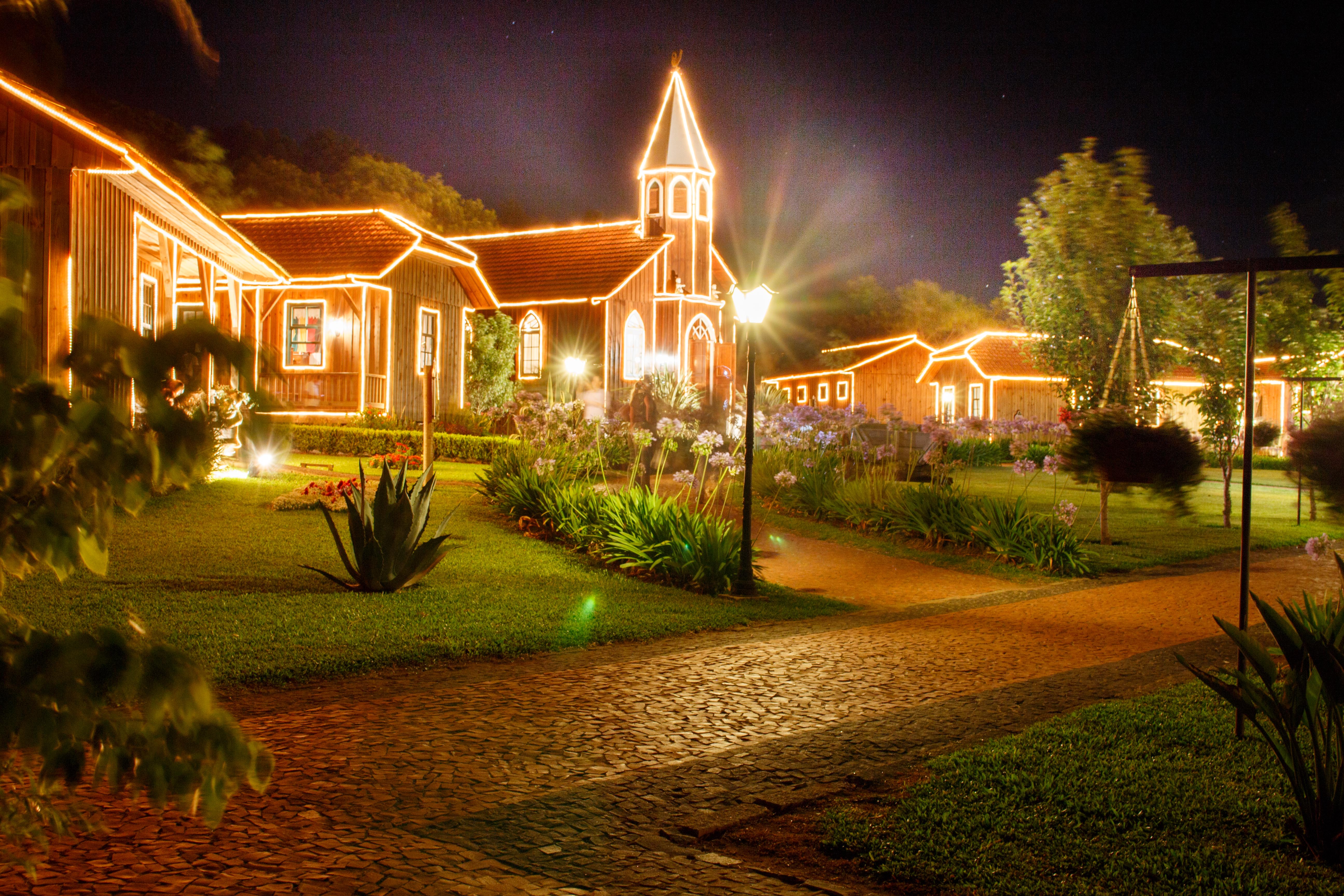 Visitando o Natal no Parque você contribui com entidade que atende pessoas com câncer