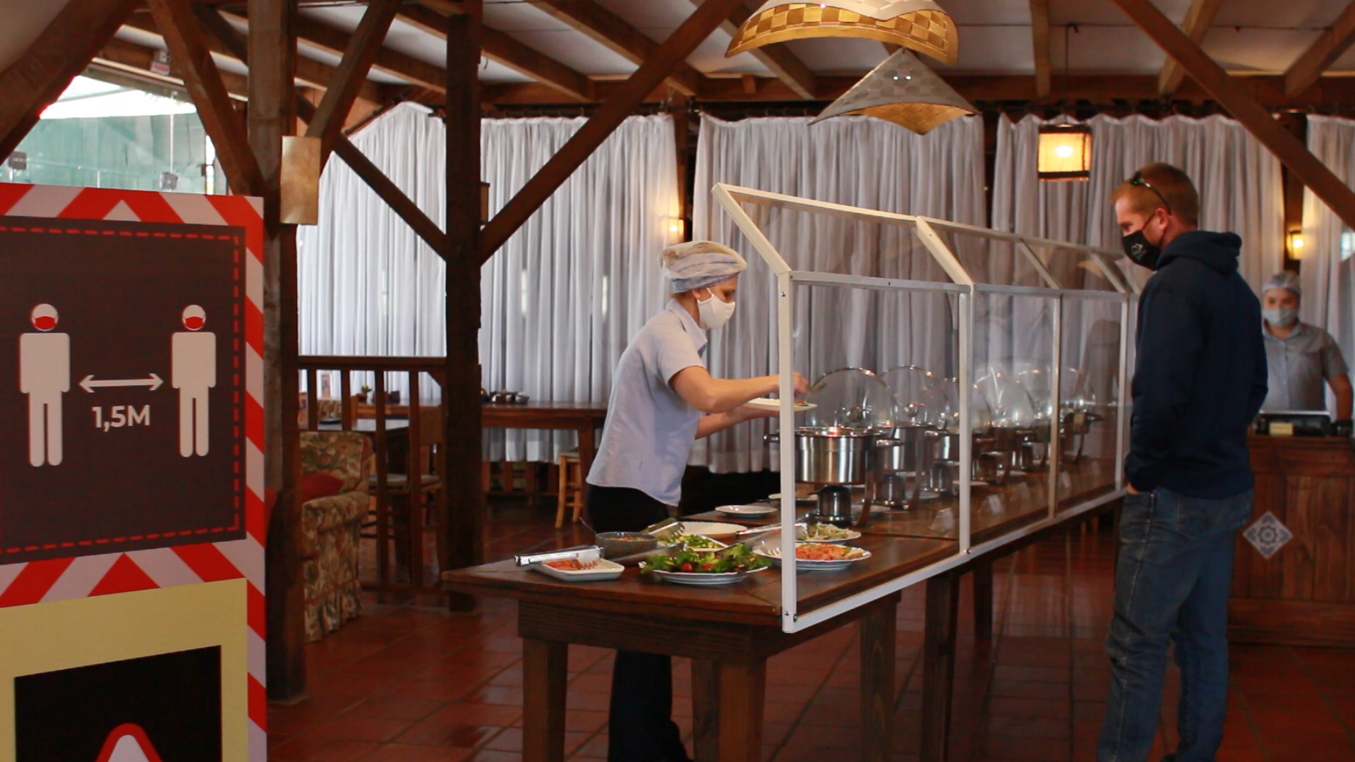 VAGA PARA ATENDENTE DE BALCÃO - KOFFIEHUIS PARQUE HISTÓRICO