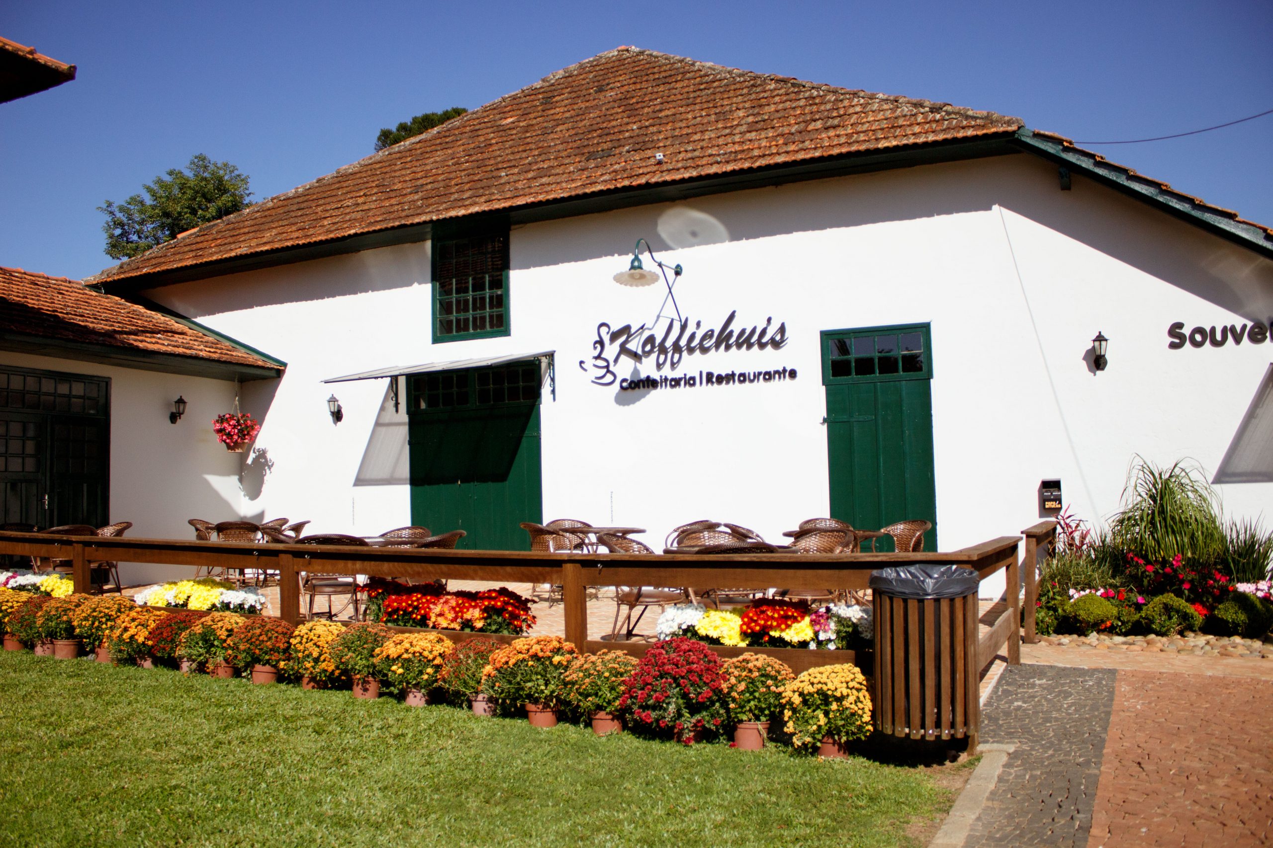 VAGA AUXILIAR DE LIMPEZA - KOFFIEHUIS PARQUE HISTÓRICO